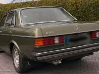 Gebraucht Mercedes 200 109 PS (80 kW) 1983 Grün Limousine