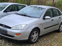 Second-hand Ford Focus 101 CP (74 kW) 2001 Argintiu Berlinǎ
