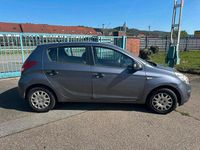 Gebraucht Hyundai i20 77 PS (56 kW) 2010 Grau Kleinwagen