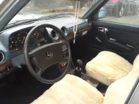 Gebraucht Mercedes E230 136 PS (100 kW) 1982 Silber Limousine