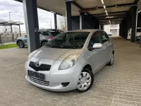 Gebraucht Toyota Yaris Basis 69 PS (50 kW) 2006 Silber Limousine