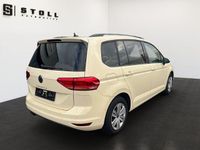 Gebraucht VW Touran Trendline 150 PS (110 kW) 2024 Beige Van / Kleinbus