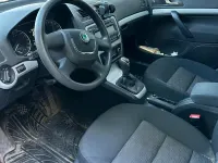 Gebraucht Skoda Octavia 105 PS (77 kW) 2011 Grau Kombi