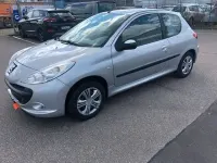 Gebraucht Peugeot 206 75 PS (55 kW) 2009 Silber Limousine