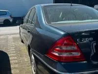 Second-hand Mercedes C200 163 CP (119 kW) 2002 Albastru Berlinǎ
