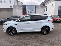 Gebraucht Ford Kuga ST-Line 150 PS (110 kW) 2018 Weiß SUV