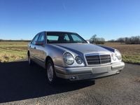Gebraucht Mercedes E290 129 PS (94 kW) 1997 Silber Limousine