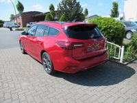 Gebraucht Ford Focus ST-Line X 155 PS (114 kW) 2025 Rot Limousine