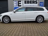 gebraucht VW Passat Var. R-Line/SOUND/APP/HEADUP/LED/RFK