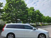 Gebraucht Volvo V70 Kinetic 181 PS (133 kW) 2015 Weiß Kombi