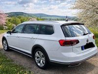 Gebraucht VW Passat Alltrack 200 PS (147 kW) 2022 Weiß Kombi