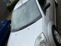 Gebraucht Ford Fiesta 70 PS (51 kW) 2003 Silber Kleinwagen