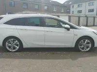 Gebraucht Opel Astra Edition 136 PS (100 kW) 2016 Weiß Kombi