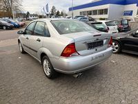 Gebraucht Ford Focus Ambiente 116 PS (85 kW) 1999 Silber Limousine