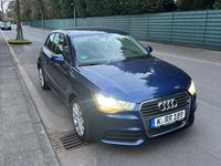 Gebraucht Audi A1 Attraction 105 PS (77 kW) 2011 Blau Kleinwagen