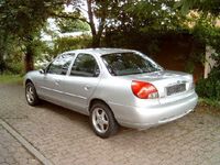 Gebraucht Ford Mondeo Ghia 170 PS (125 kW) 1998 Silber metallic Limousine