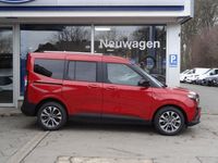 Neu Ford Tourneo Courier Titanium 125 PS (91 kW) 2026 Fantastic red Van / Kleinbus