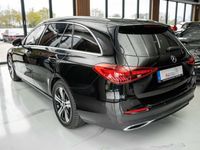 Gebraucht Mercedes C220 197 PS (144 kW) 2023 Ung. schwarz  unilack Kombi