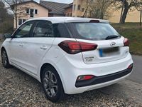Gebraucht Hyundai i20 84 PS (61 kW) 2019 Weiß Kleinwagen
