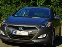 Gebraucht Hyundai i30 Trend 90 PS (66 kW) 2013 Grau Limousine