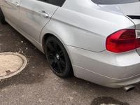 Gebraucht BMW 320 177 PS (130 kW) 2008 Silber Limousine