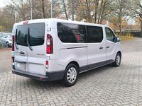 Gebraucht Renault Trafic 145 PS (106 kW) 2018 Silber Van / Kleinbus