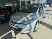 Gebraucht Hyundai i20 Edition 86 PS (63 kW) 2012 Silber Kleinwagen