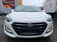 Gebraucht Hyundai i30 YES! 101 PS (74 kW) 2016 Weiß Limousine