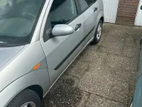 Gebraucht Ford Focus Ambiente 101 PS (74 kW) 2003 Silber Limousine