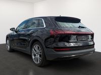 Używany Audi e-tron Comfort 230 kW (313 KM) 2022 Czarny SUV