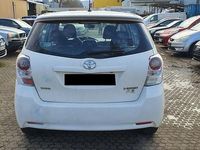 Gebraucht Toyota Verso Basis 126 PS (92 kW) 2011 Weiß Van / Kleinbus