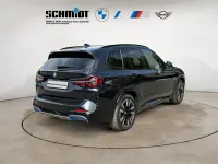 Gebraucht BMW iX3 Impressive 210 kW (286 PS) 2022 M carbonschwarz SUV