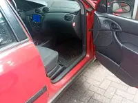 Usado Ford Focus 75 CV (55 kW) 2002 Rojo Familiar