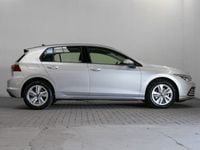 Second-hand VW Golf VIII Life 131 CP (96 kW) 2023 Argintiu Hatchback