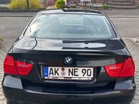 Gebraucht BMW 318 143 PS (105 kW) 2008 Schwarz Limousine