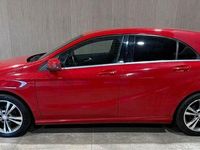 Gebraucht Mercedes A180 109 PS (80 kW) 2016 Rot Limousine