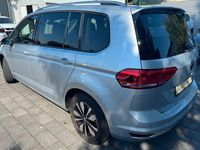 Gebraucht VW Touran Move 150 PS (110 kW) 2024 Silber Van / Kleinbus