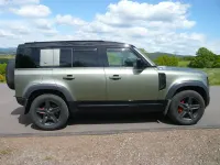 Gebraucht Land Rover Defender SE Dynamic 300 PS (220 kW) 2022 Grün SUV