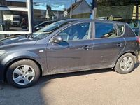 Gebraucht Kia Ceed 90 PS (66 kW) 2010 Grau Kleinwagen