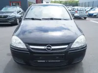 Usado Opel Corsa Edition 80 HP (58 kW) 2006 Preto Citadino