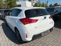 Gebraucht Toyota Auris Hybrid Edition 99 PS (72 kW) 2015 Weiß Limousine
