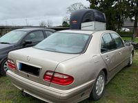 Gebraucht Mercedes E200 136 PS (100 kW) 2000 Beige Limousine