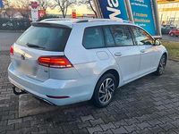 Gebraucht VW Golf VII 110 PS (80 kW) 2018 Weiß Kombi