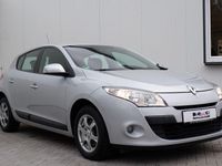 Gebraucht Renault Mégane III Authentique 101 PS (74 kW) 2012 Silber Limousine