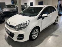 Gebraucht Kia Rio DREAM-TEAM Edition 109 PS (80 kW) 2016 Weiß Limousine