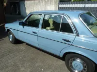 Gebraucht Mercedes 250 140 PS (102 kW) 1982 Blau Limousine