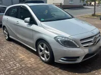 Gebraucht Mercedes B180 122 PS (89 kW) 2013 Silber Kleinwagen