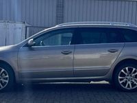 Gebraucht Skoda Superb 140 PS (102 kW) 2012 Beige Kombi
