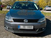 Gebraucht VW Jetta 105 PS (77 kW) 2012 Grau Limousine