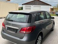 Gebraucht Mercedes B180 109 PS (80 kW) 2015 Grau Van / Kleinbus